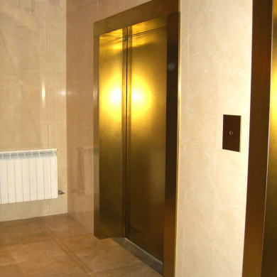 Лифт жилого дома